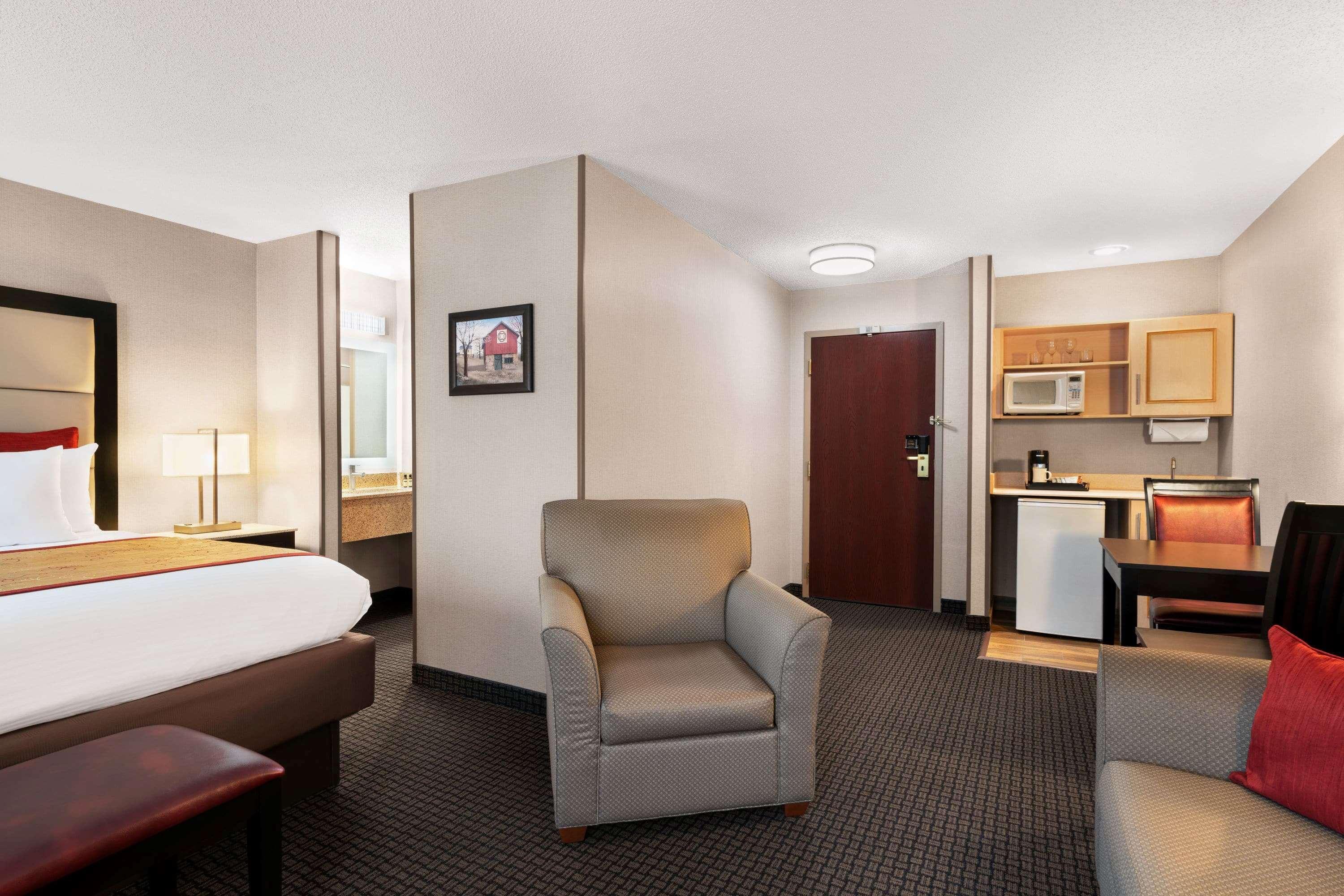 Lancaster Suites Fertility Exterior foto