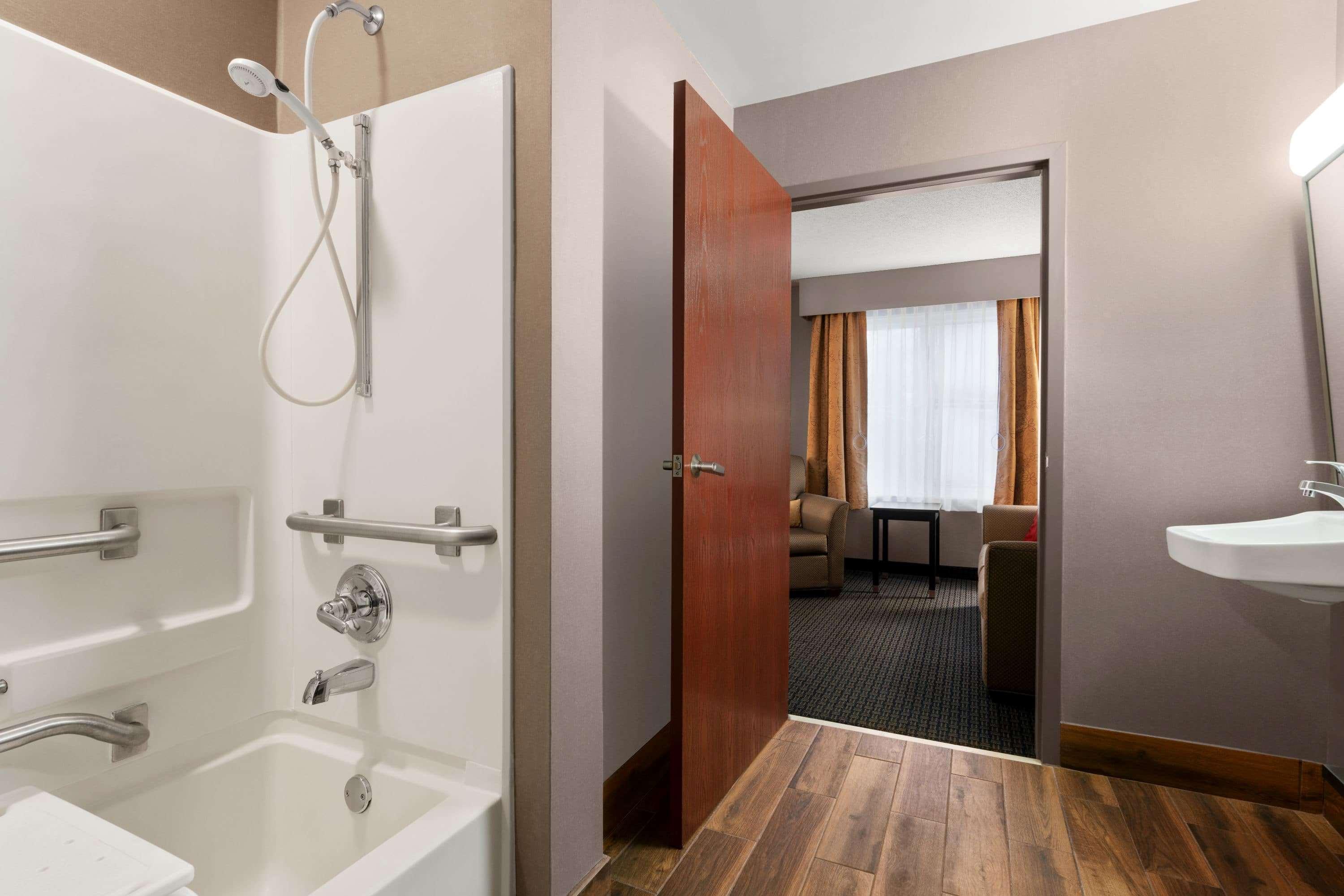 Lancaster Suites Fertility Exterior foto