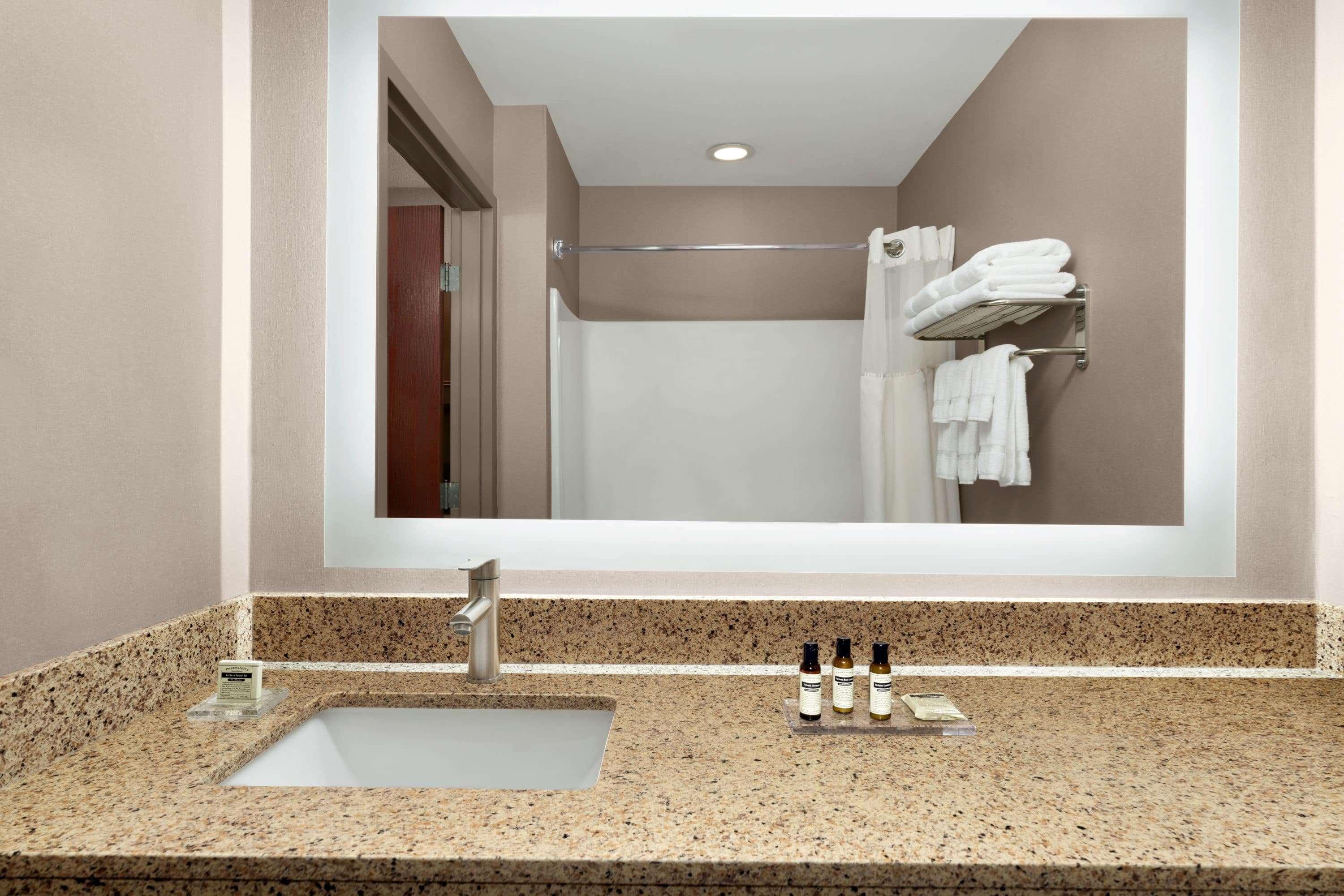 Lancaster Suites Fertility Exterior foto